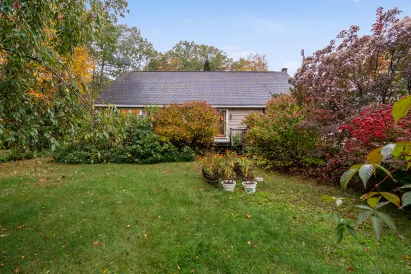 11 Lovers Lane, Topsham, ME 04086