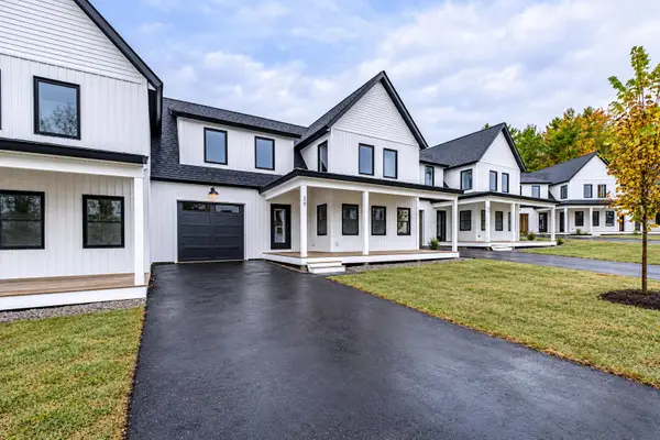 26 Fairway Commons Drive #8, Gorham, ME 04038