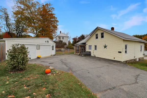 9 Carver Street, Mexico, ME 04257
