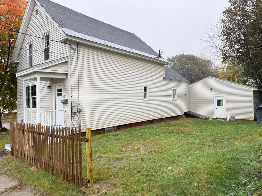 72 Gill Street, Auburn, ME 04210 - #3