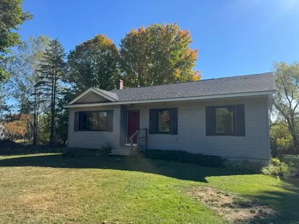 37 Gray Road, Palmyra, ME 04965
