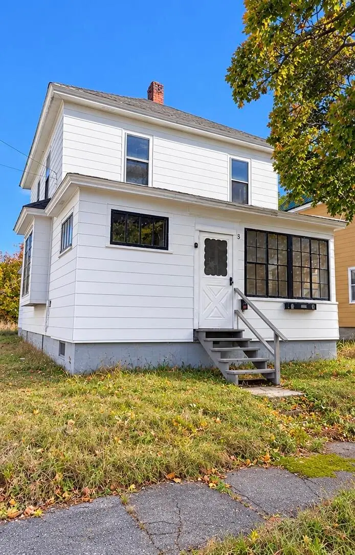 421 Penobscot Avenue, Millinocket, ME 04462 - #1
