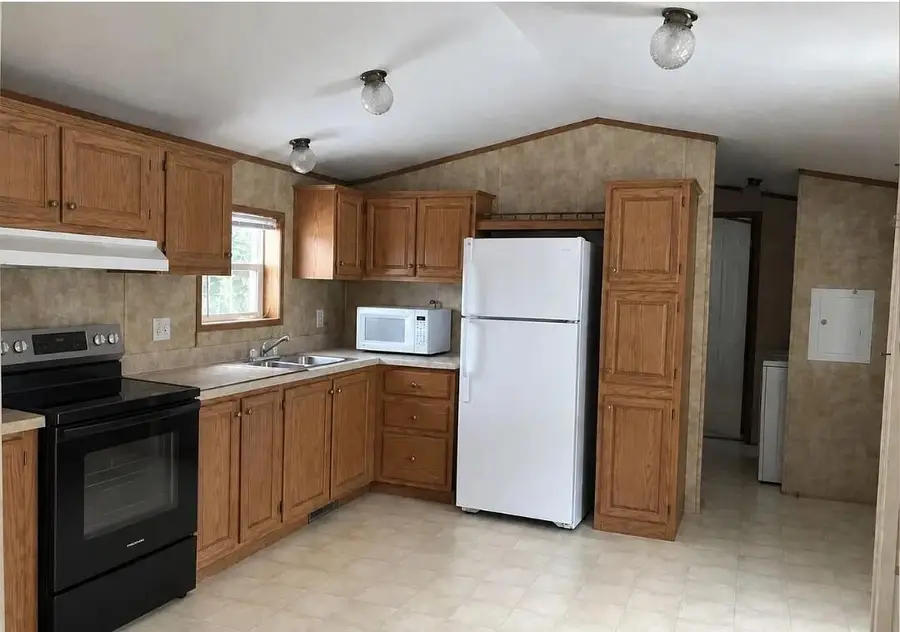 63 Village Green Road, Waterville, ME 04901 - #3