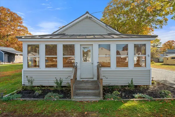 5 Summer Street, Madison, ME 04950
