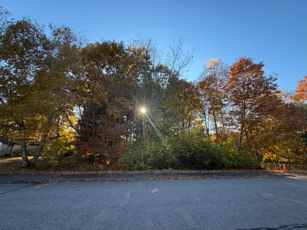 16 Huard Avenue, Auburn, ME 04210