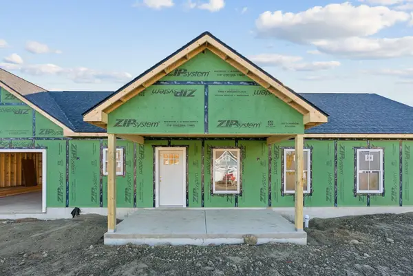 95 Fieldstone Drive, Augusta, ME 04330