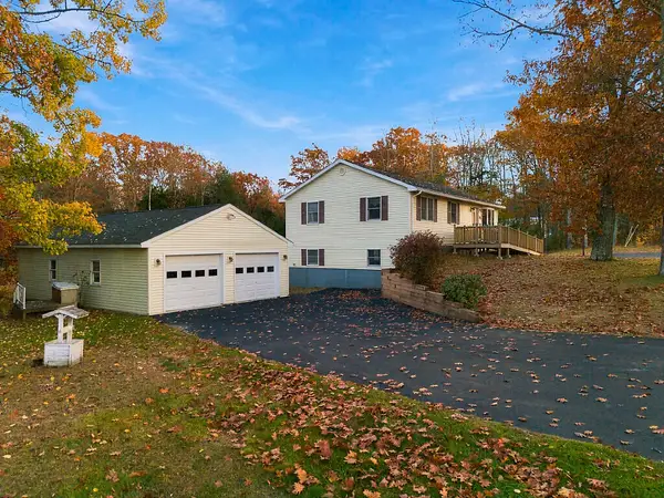 56 China Road, Albion, ME 04910