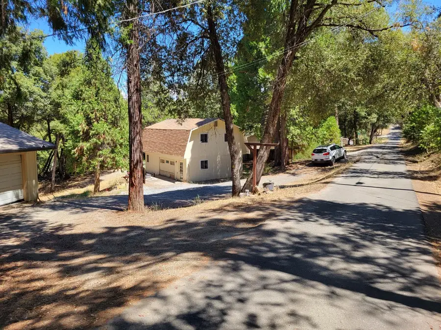 5401 Mayfair Lane, Somerset, CA 95684 - Image #3