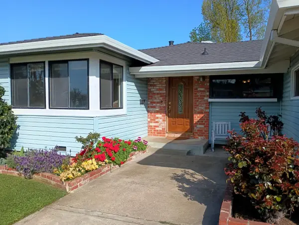 8401 Grinnel Way, Sacramento, CA 95826