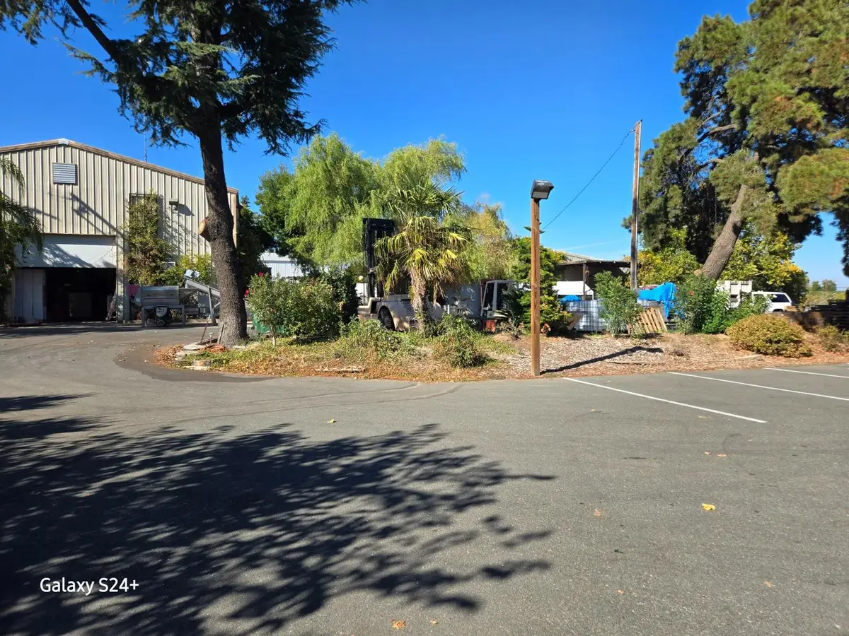 17036 N Locust Tree Road, Lodi, CA 95240 - Image #1