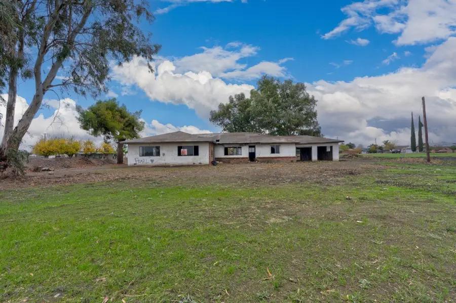 21188 Elgin Avenue, Dos Palos, CA 93620 - Image #2