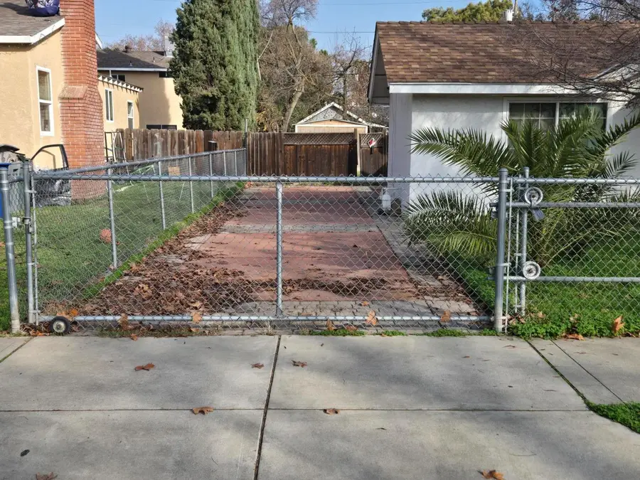 319 W 22nd Street, Merced, CA 95340 - #2