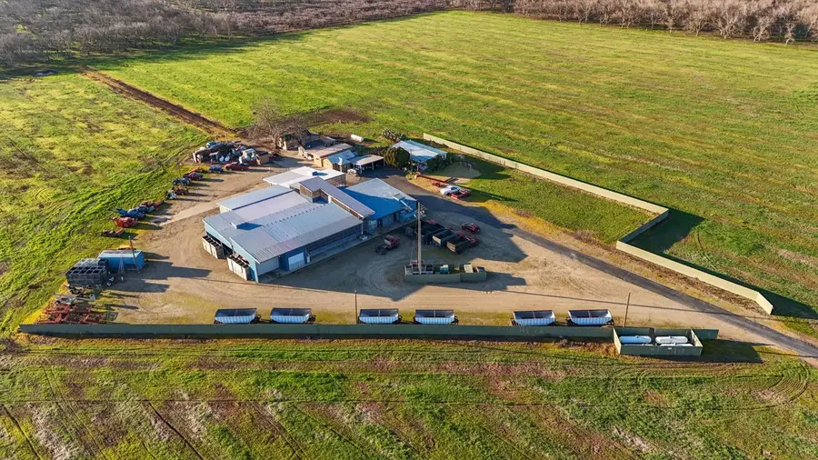 5725 N Wall Road, Linden, CA 95236 - Image #2