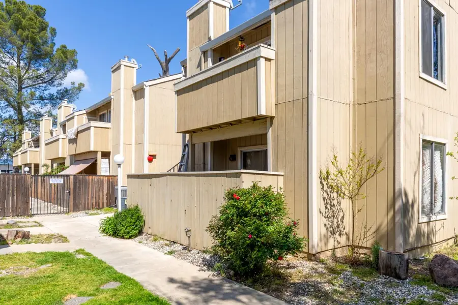 2330 Hurley Way, Sacramento, CA 95825 - Image #3