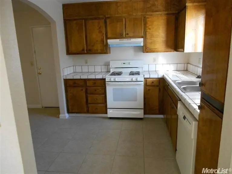 4621 Hillsboro Way, Stockton, CA 95207 - Image #3