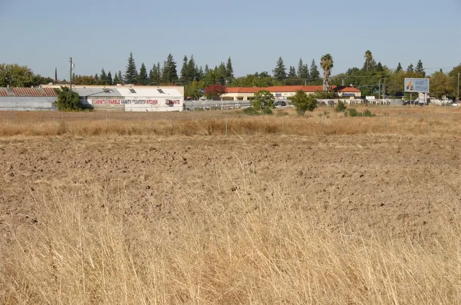 7235 Watt Avenue, North Highlands, CA 95660 - #3