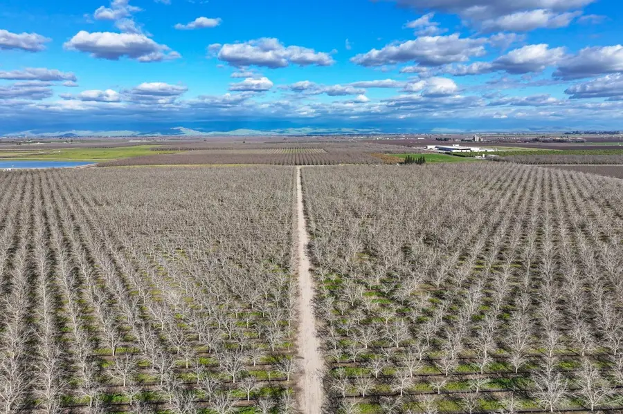 3012 N Oakmore Street, Tulare, CA 93274 - Image #3