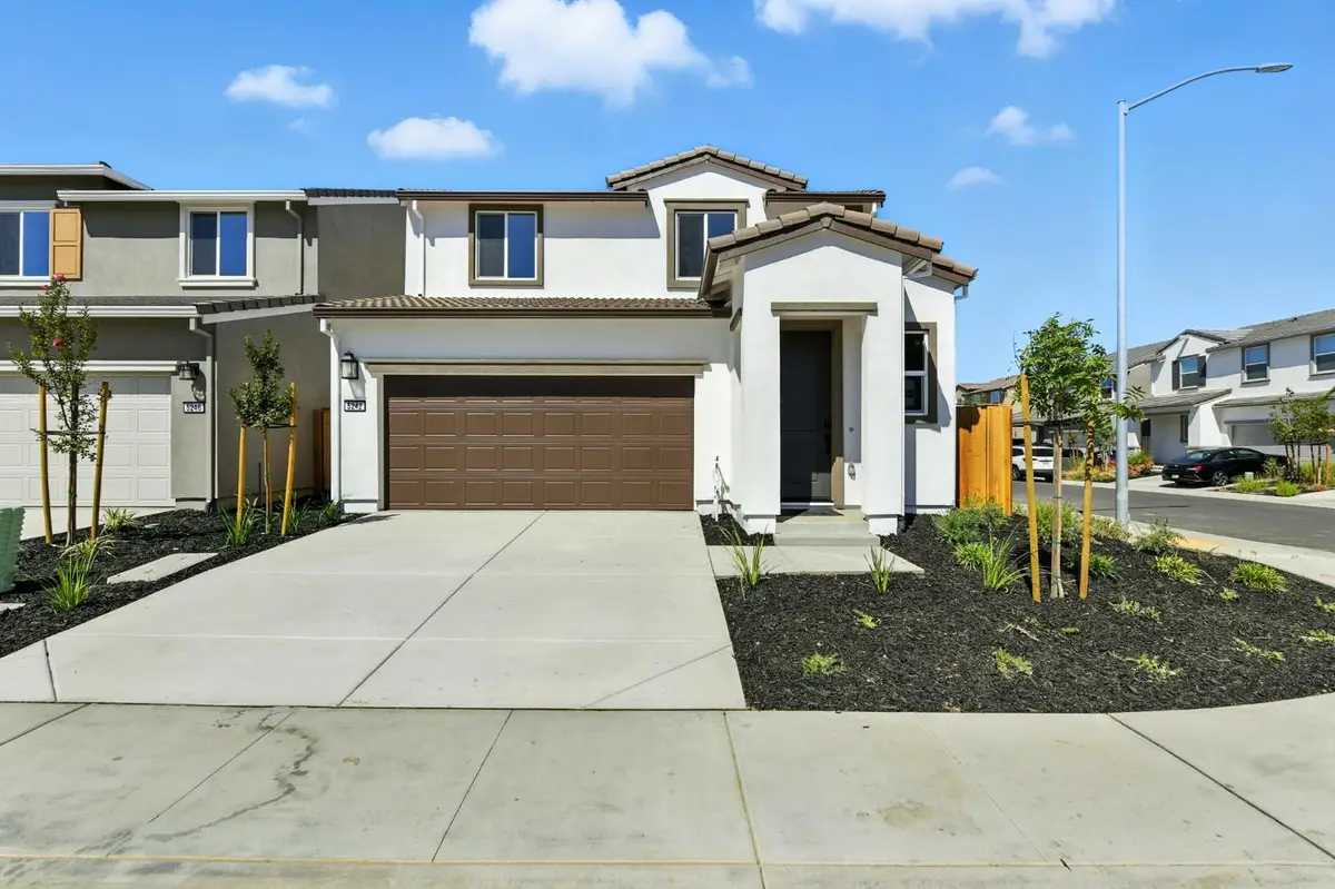 5242 Senesta Circle, Sacramento, CA 95824 - Image #1