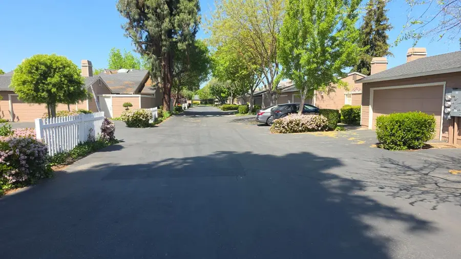 1200 Lakewood Avenue #12, Modesto, CA 95355 - Image #2