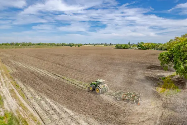 20660 Old River Road, West Sacramento, CA 95691