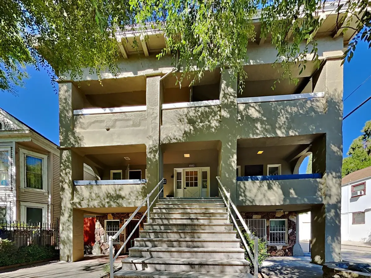 2218 10th Street, Sacramento, CA 95818 - #1