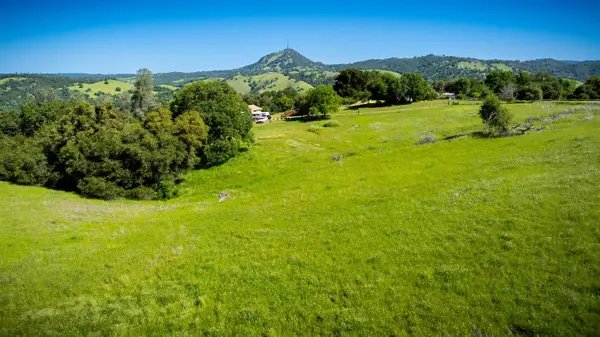 237 Sunshine Lane, Mokelumne Hill, CA 95245