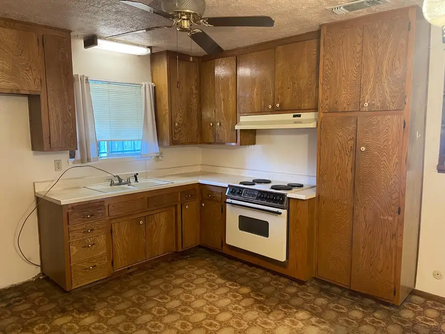 6532 Harley Way, Sacramento, CA 95828 - Image #2