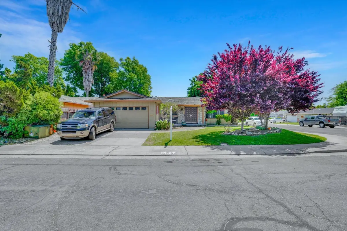 302 Sepulveda Drive, Stockton, CA 95210 - Image #1