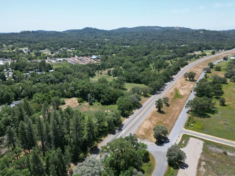 17238 Carrie Ann Lane, Penn Valley, CA 95946 - Image #2
