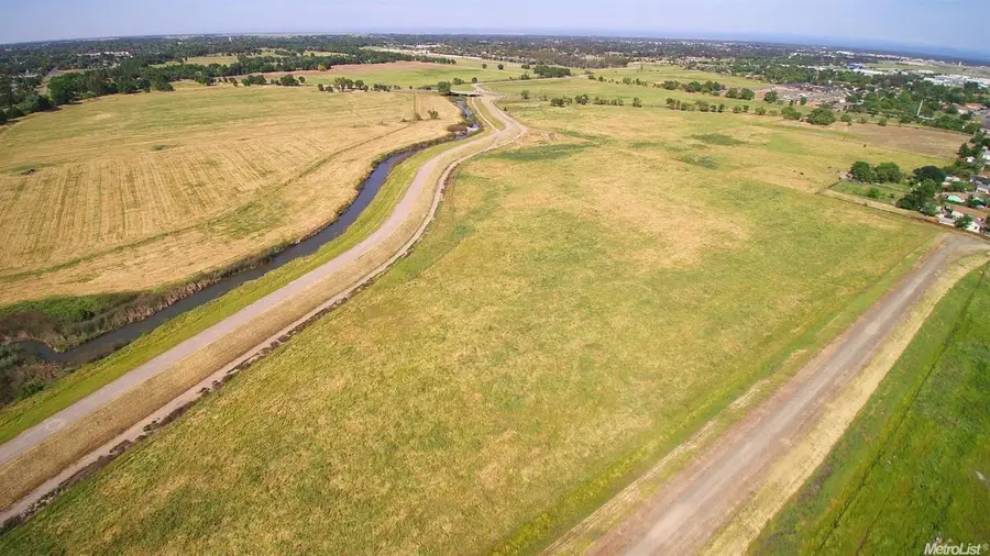 653 Claire Avenue, Sacramento, CA 95838 - #2