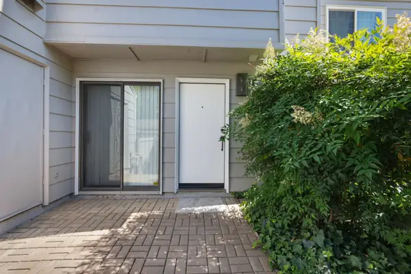 230 W Rumble Rd #B, Modesto, CA 95350