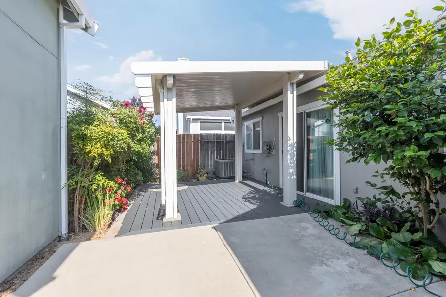 6465 Laguna Mirage Lane, Elk Grove, CA 95758 - Image #2