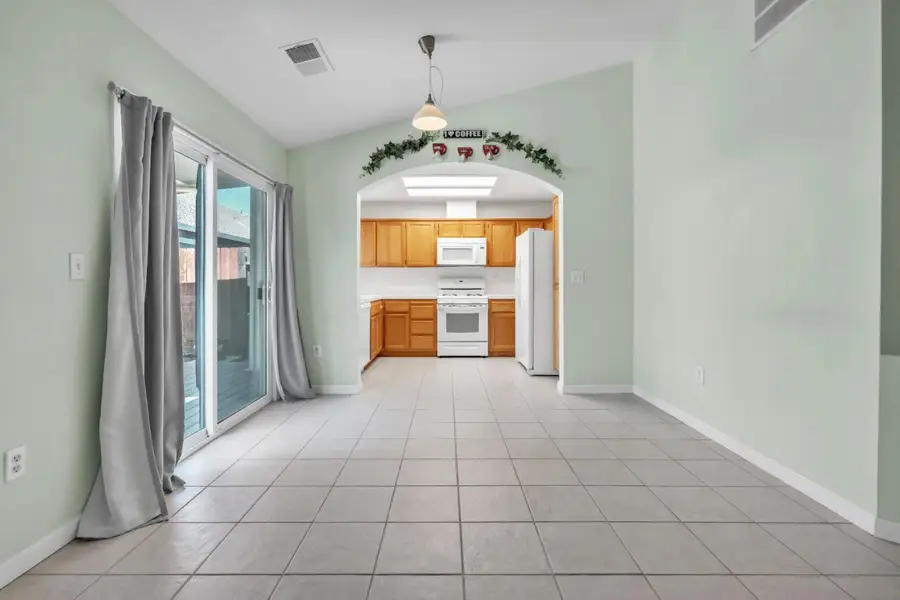 6465 Laguna Mirage Lane, Elk Grove, CA 95758 - Image #3