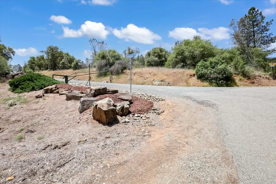 14818 Willow Glen Road, Brownsville, CA 95919 - Image #2