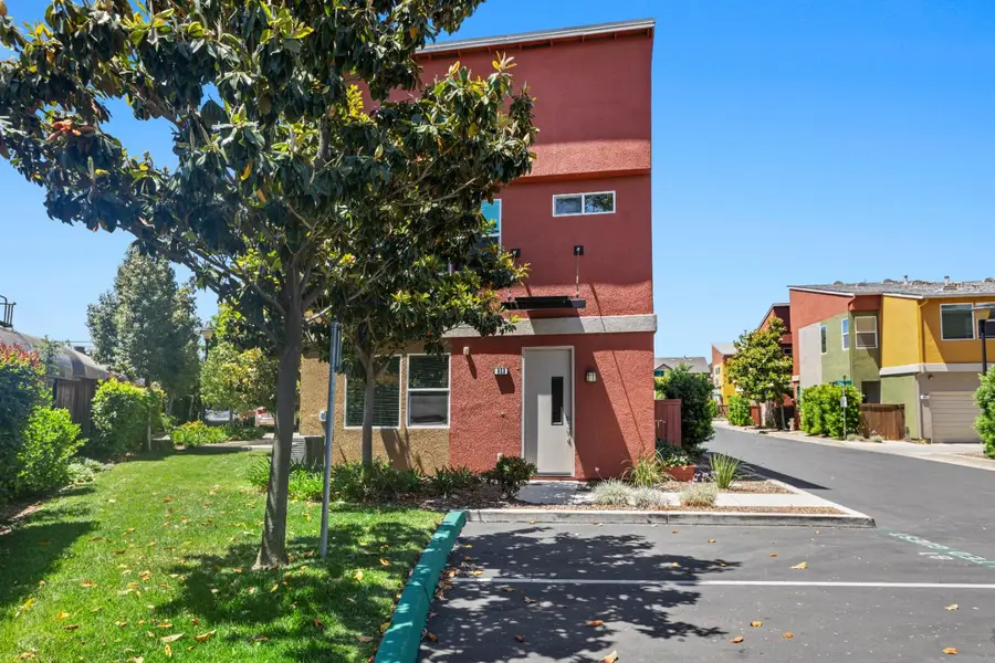 853 Bainite Court, West Sacramento, CA 95691 - Image #2