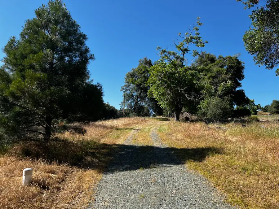 7060 La Mesa Lane, Somerset, CA 95684 - Image #3