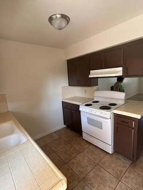 2532 W Chestnut Court, Visalia, CA 93277 - Image #2