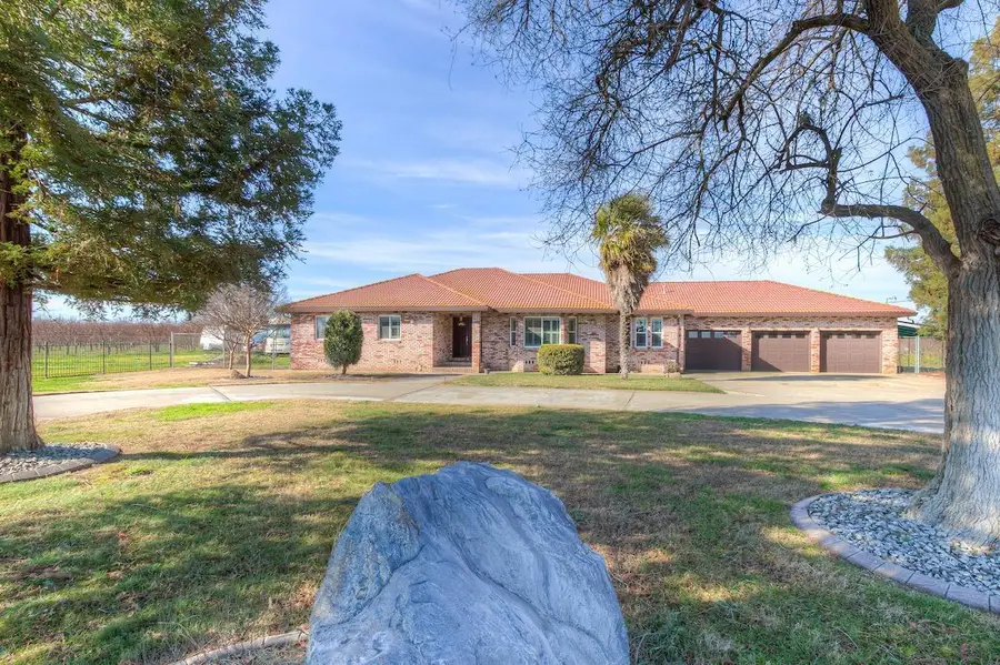 2399 Holcomb Avenue, Yuba City, CA 95993 - Image #2