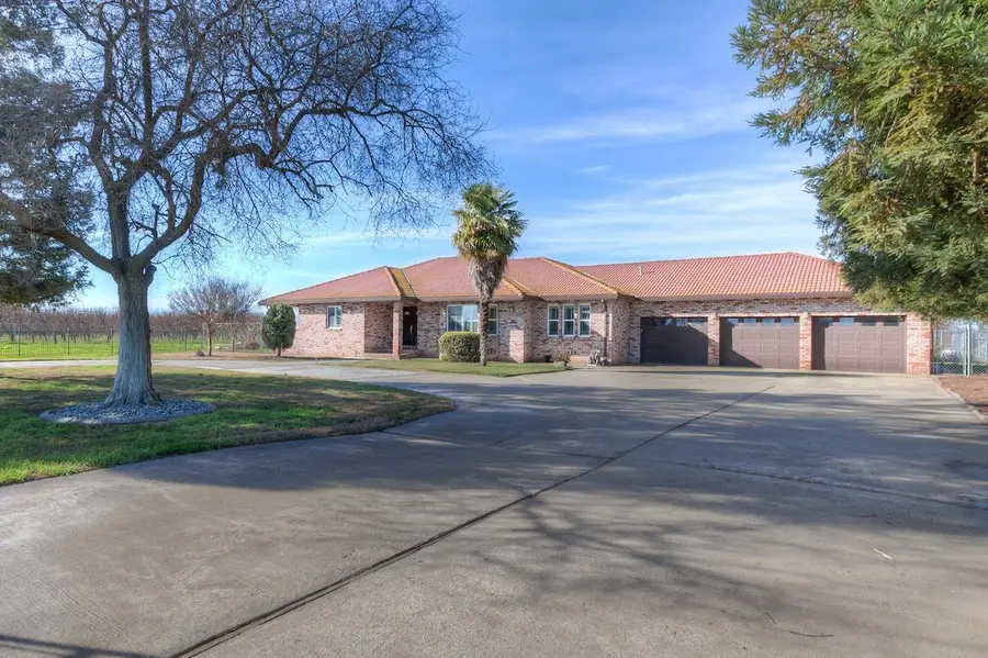 2399 Holcomb Avenue, Yuba City, CA 95993 - Image #3