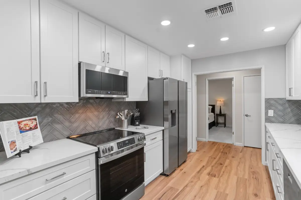 411 Dunbarton Circle, Sacramento, CA 95825 - Image #1