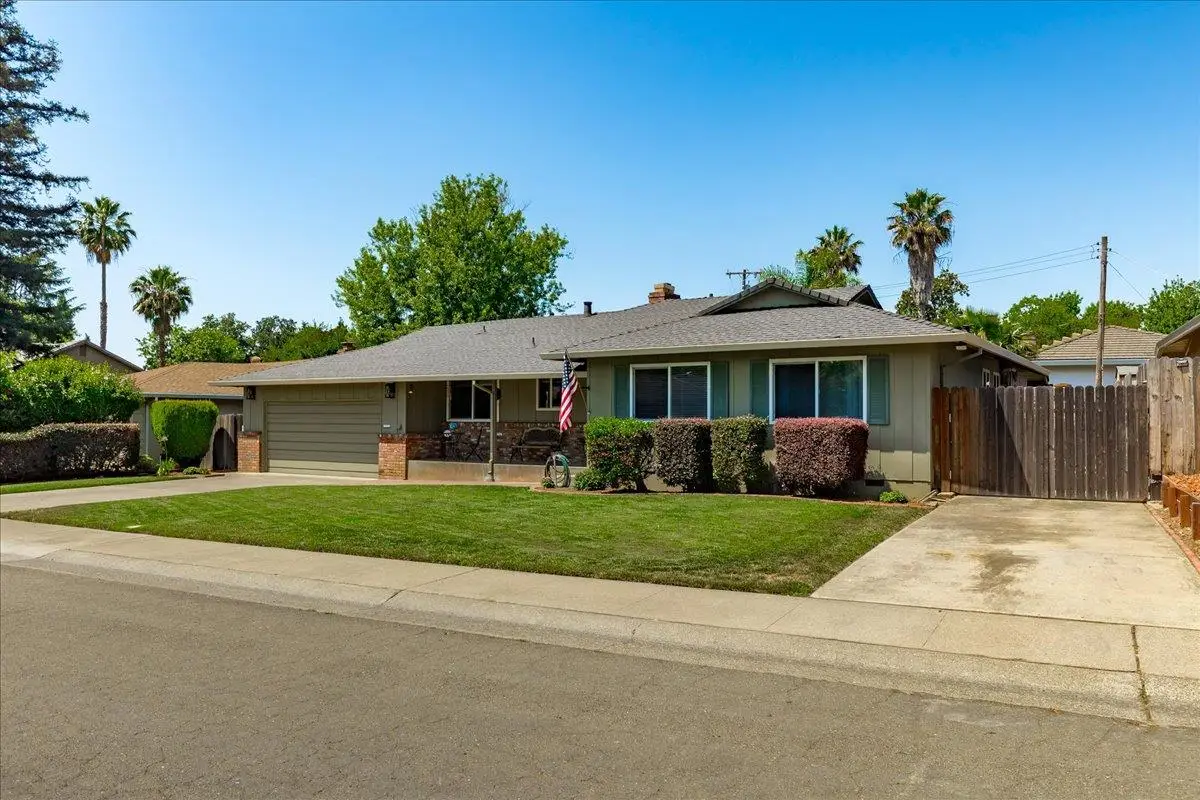 4939 Brookglen Way, Carmichael, CA 95608 - Image #1