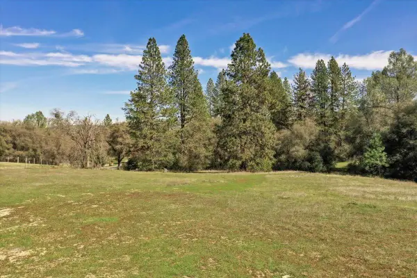 21833 Mccourtney Road, Grass Valley, CA 95945