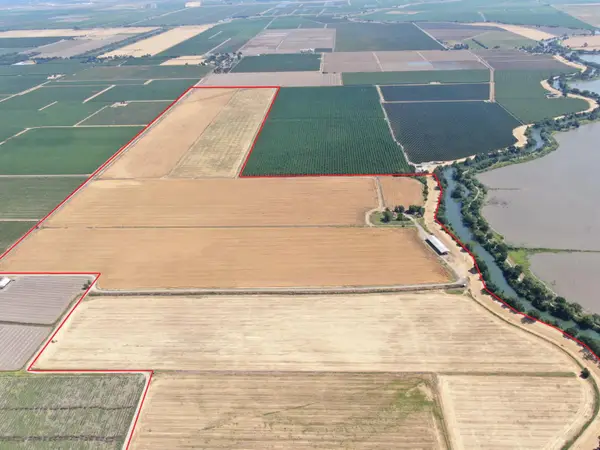 28725 N Vail Road, Thornton, CA 95686