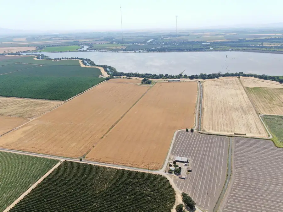 28725 N Vail Road, Thornton, CA 95686 - Image #2