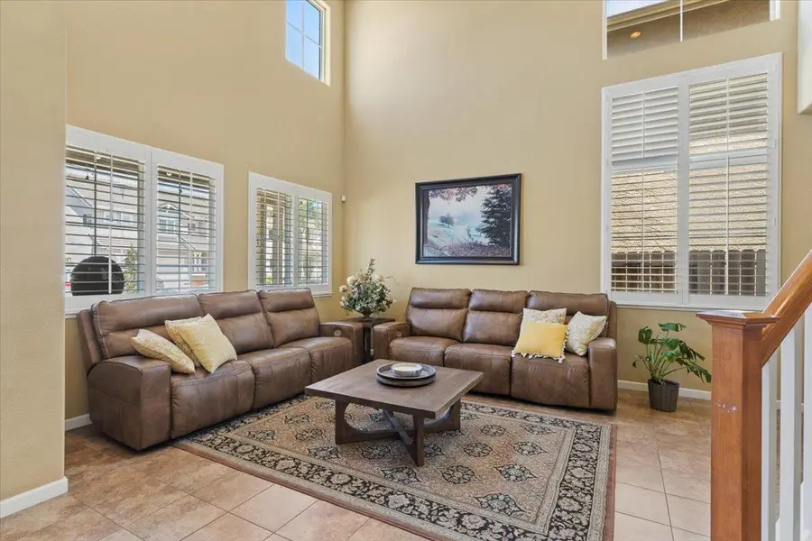 9404 Red Spruce Way, Elk Grove, CA 95624 - #2