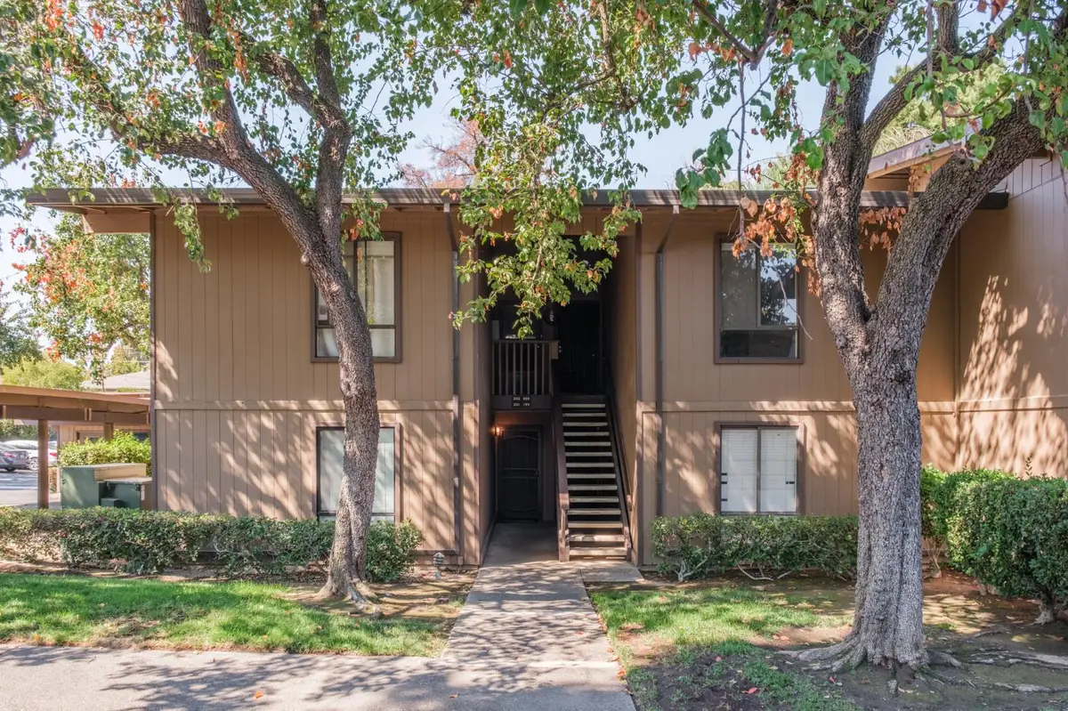 2492 Larkspur Lane #200, Sacramento, CA 95825 - Image #1