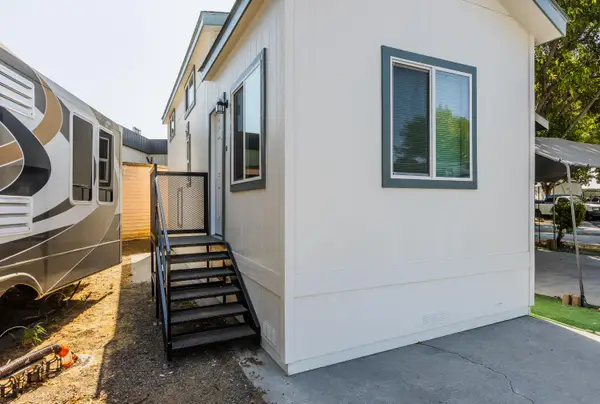 5878 Garlic Farms Dr #132, Gilroy, CA 95020