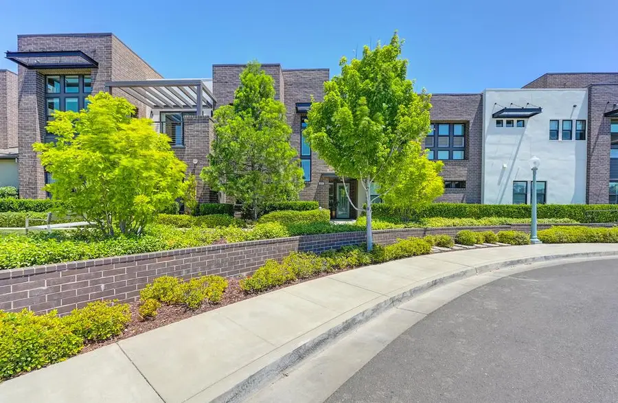 3335 Mckinley Village Way, Sacramento, CA 95816 - Image #2