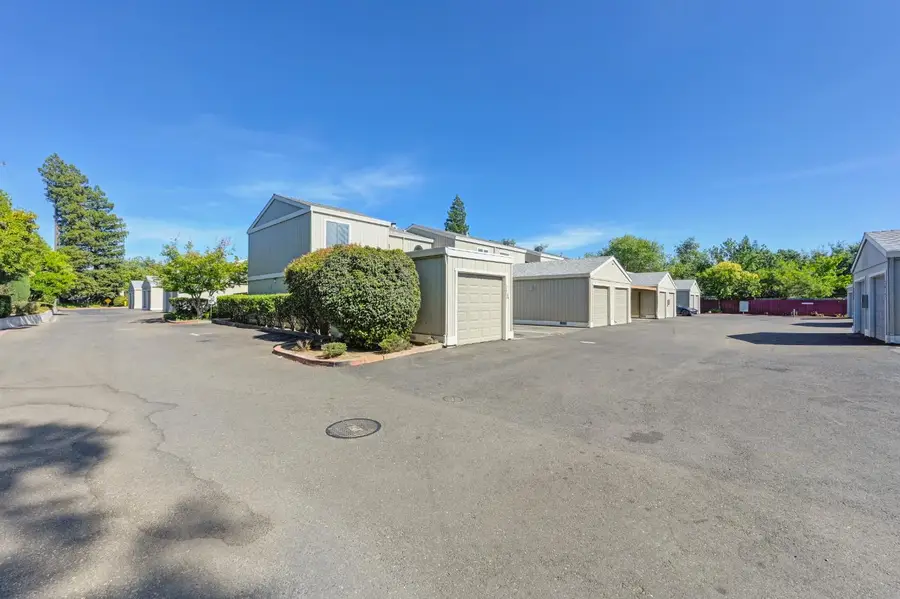 2413 Post Oak Lane, Sacramento, CA 95825 - Image #3