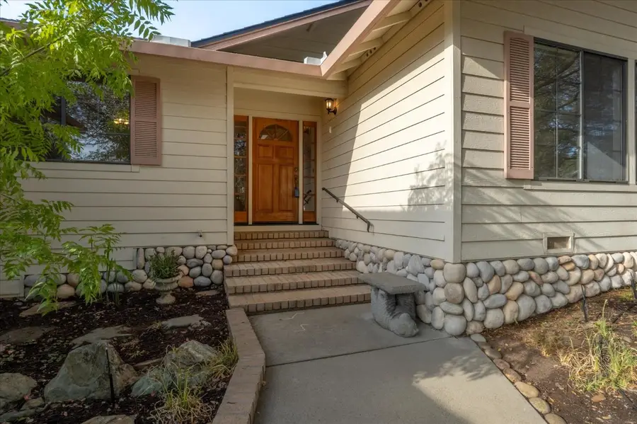 220 Mistletoe Ct, Angels Camp, CA 95222 - #2